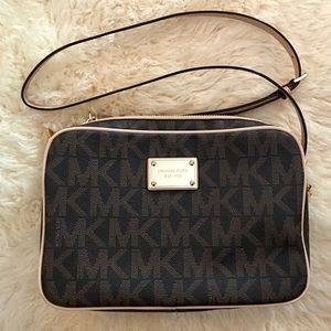 Michael Kors Jet Set Crossbody